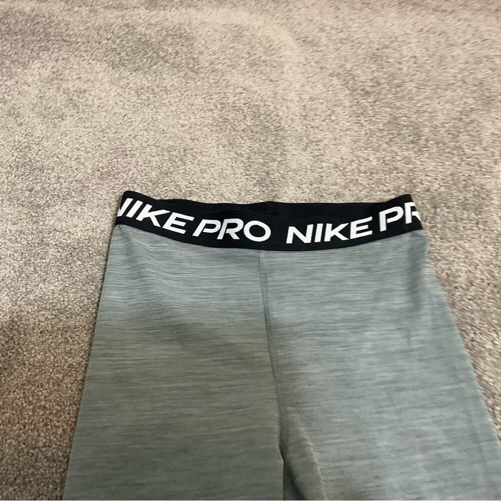 Nike Pro Women's 7" High Rise Shorts Gray Smoke Compression Training M - Picture 5 of 6